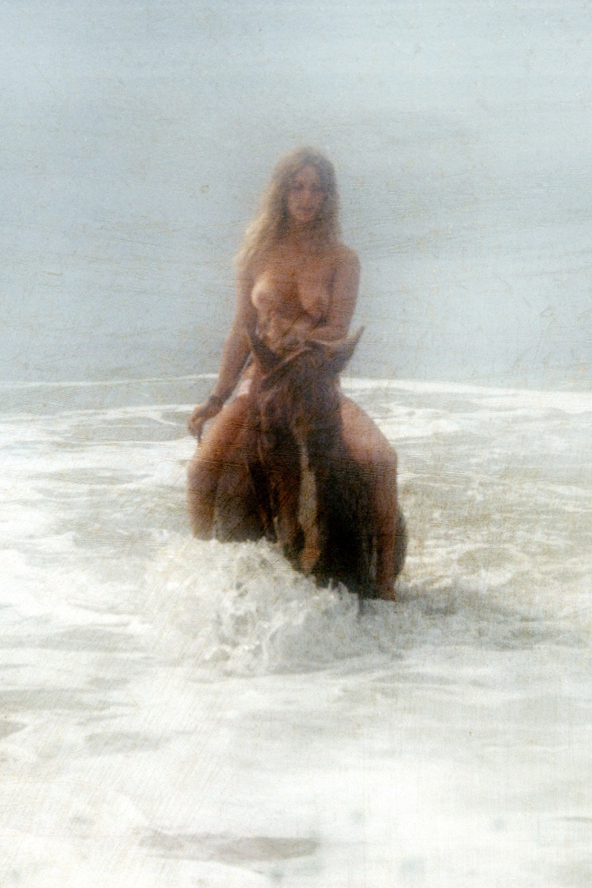 Beth Williams nude pic